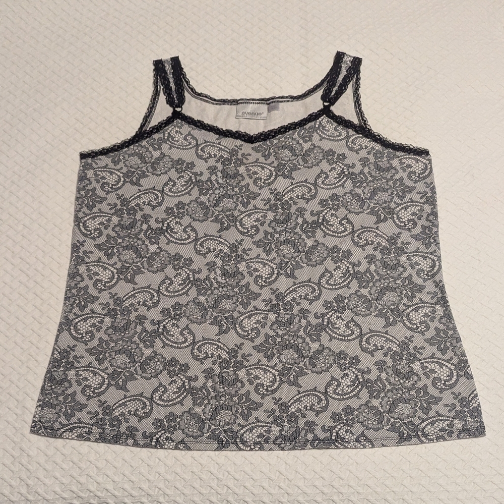 Avenue Women’s Size 18/20 Cami Tank Top Paisley Pattern Lace V-neck Comfortable